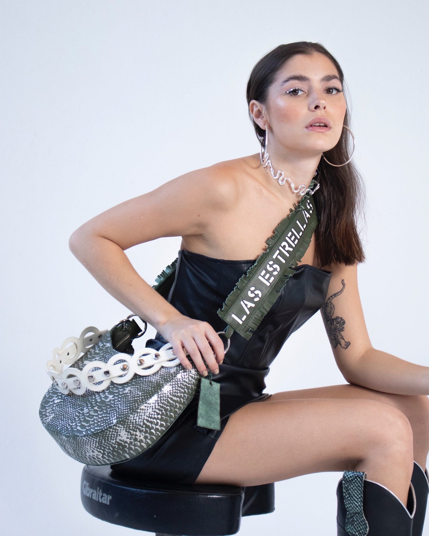 A TRAVÉS DE MI HANDBAG