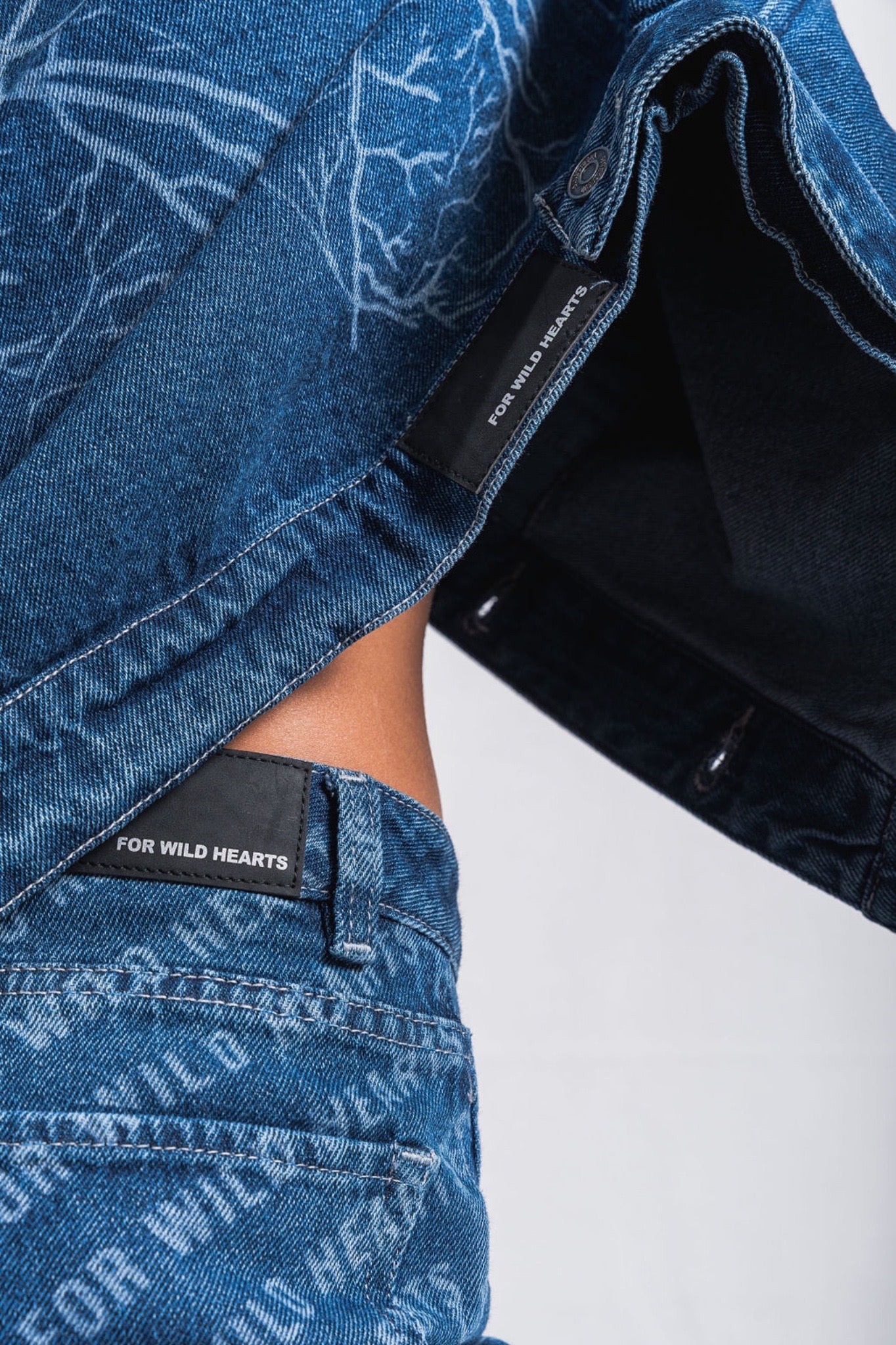 WILD JEANS